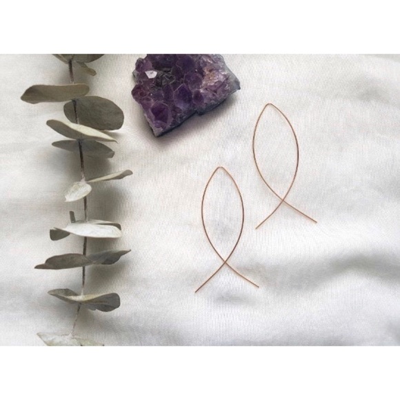 "Star-Crossed Lovers" Minimalist Hoop Earrings - Picture 6 of 11